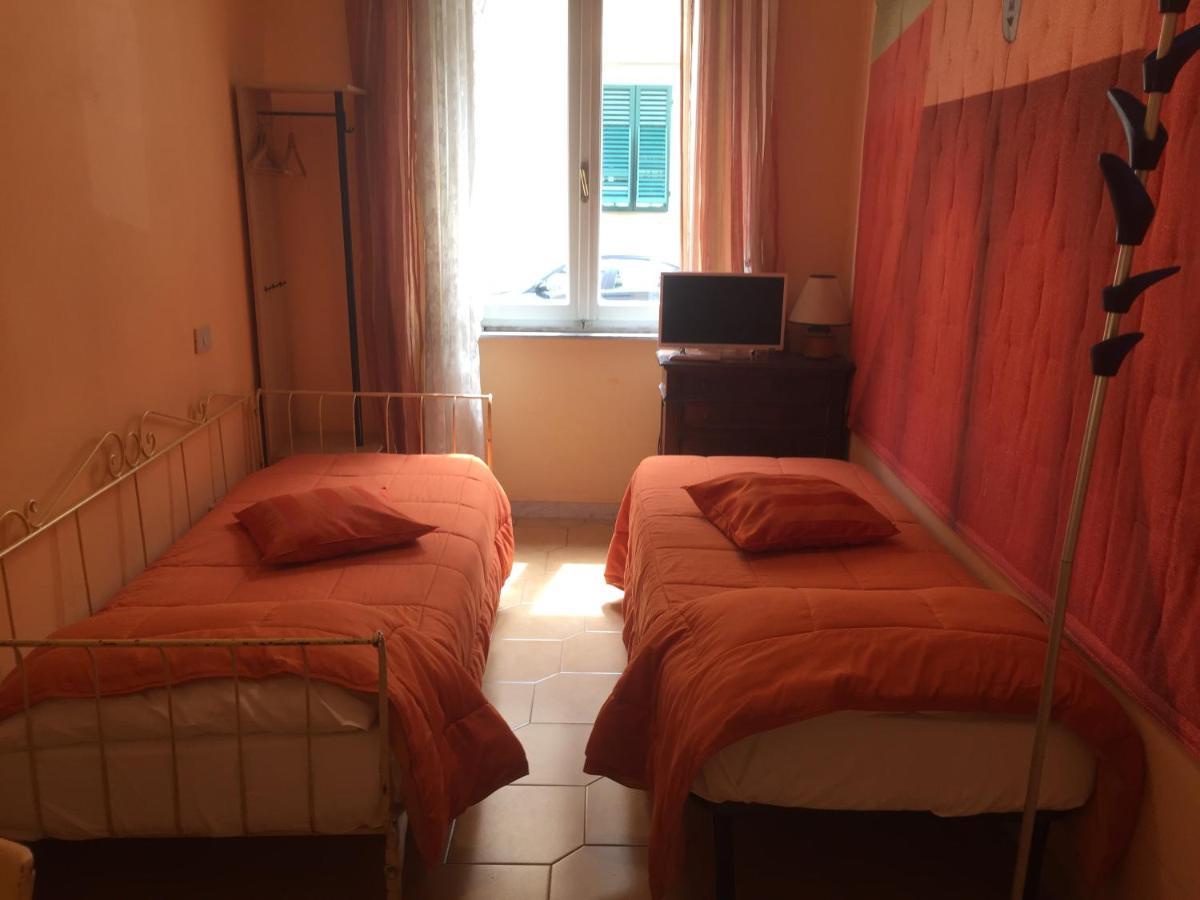 6 Keys Bed and Breakfast Pisa Exteriör bild