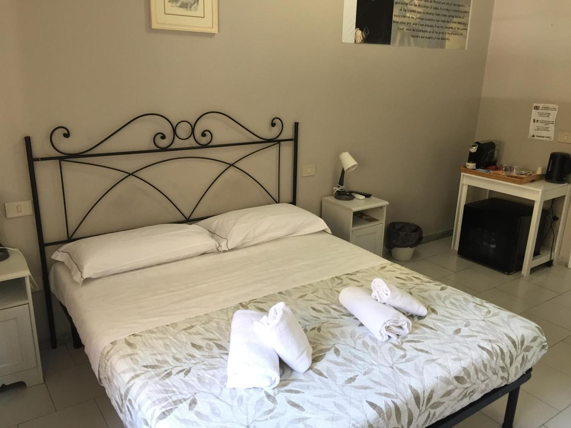 6 Keys Bed and Breakfast Pisa Exteriör bild