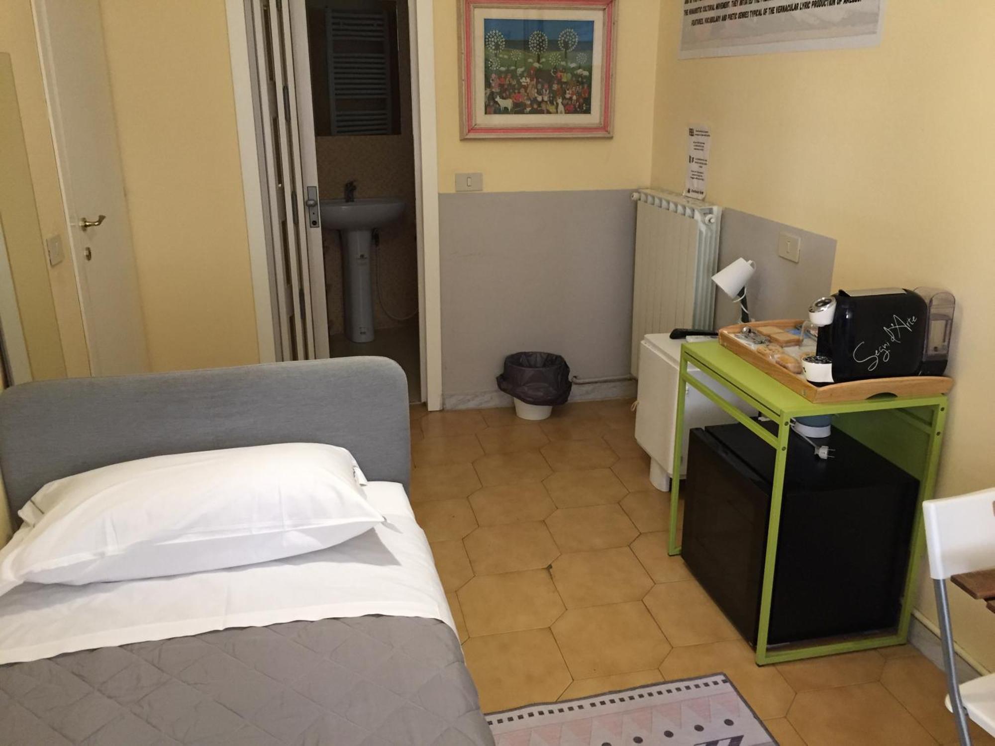 6 Keys Bed and Breakfast Pisa Exteriör bild